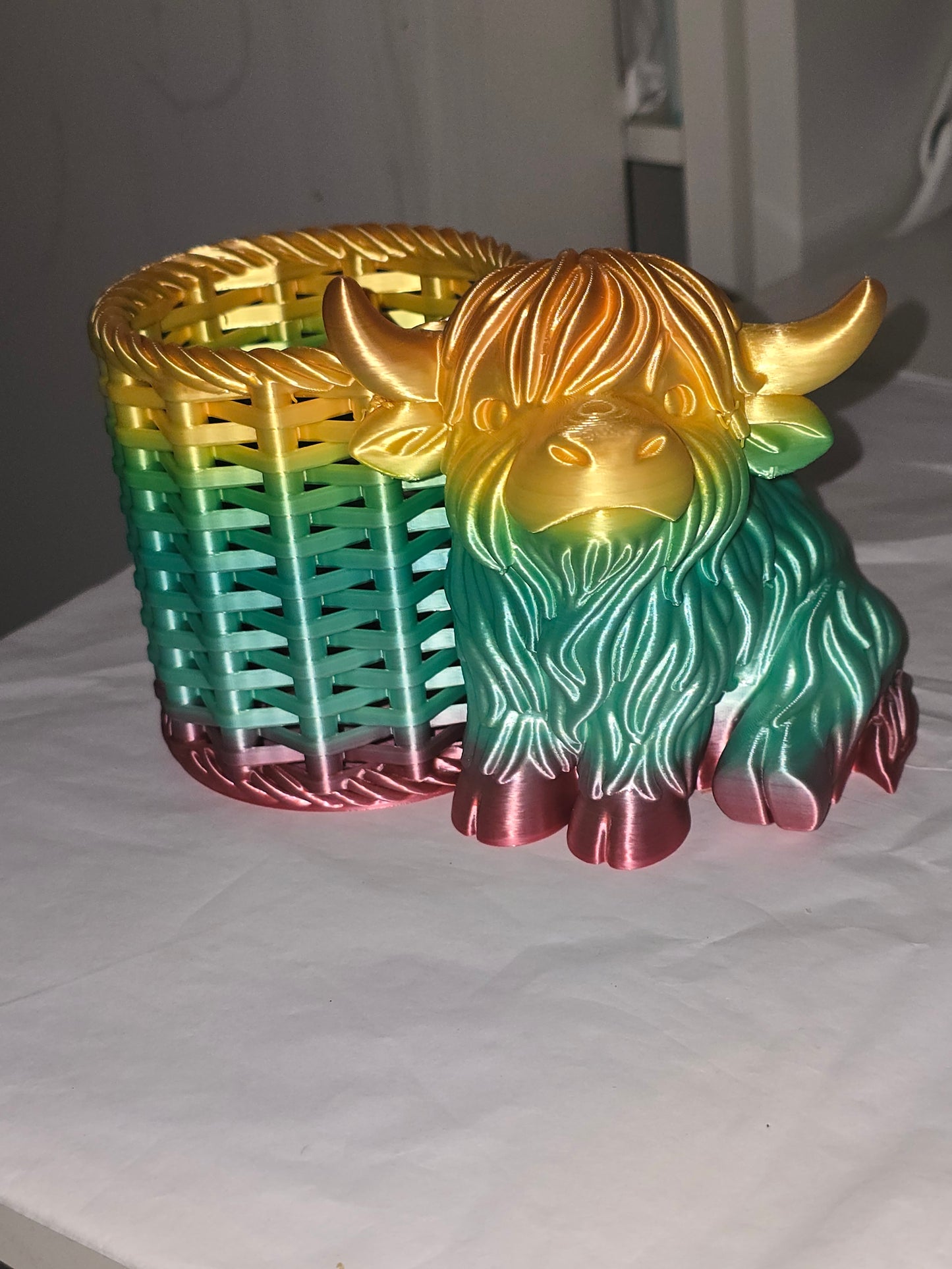 Mary's Highland cow pen holder