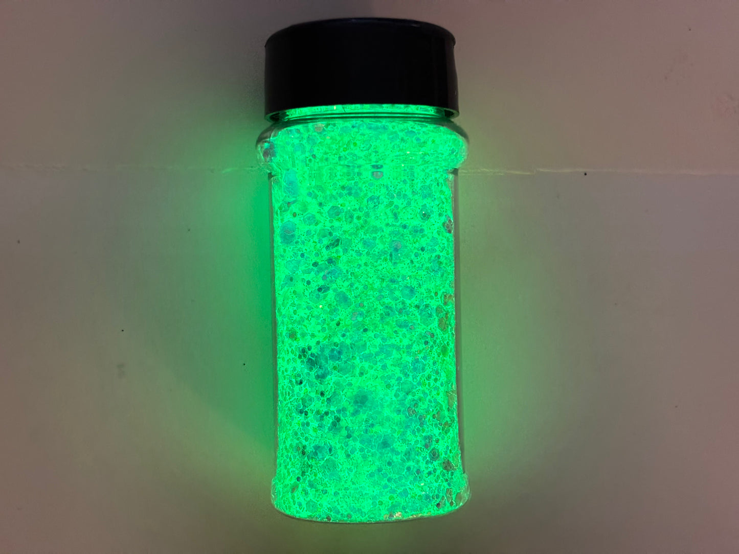 Patty glow glitter