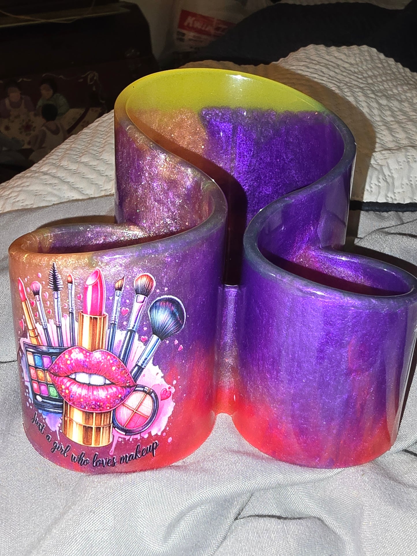 Resin make up holder